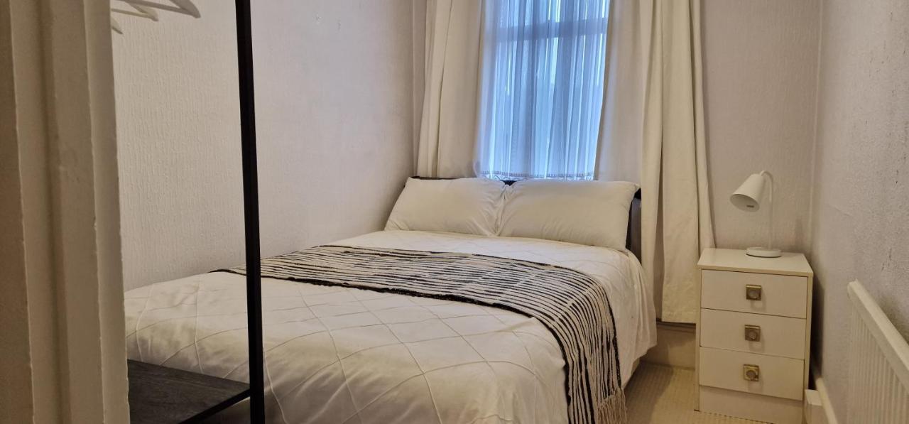 Inviting You To Your Home From Home 10 Minutes From Stratford Westfield London Bagian luar foto